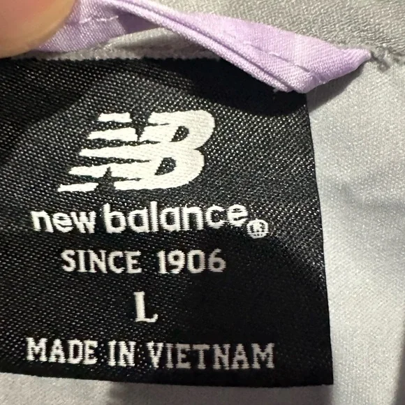 New balance women’s lavender all weather hooded jacket size large - Picture 4 of 8